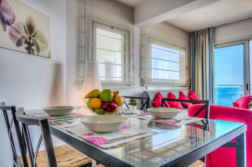 Beachfront Trident Protaras Esterno foto