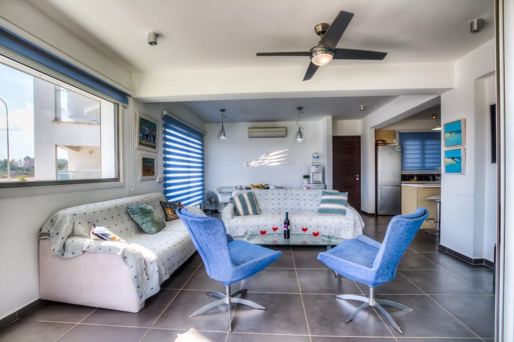 Beachfront Trident Protaras Esterno foto