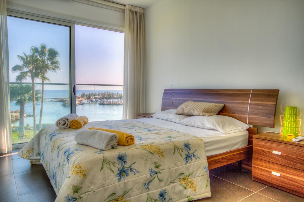 Beachfront Trident Protaras Camera foto
