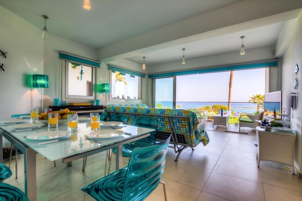 Beachfront Trident Protaras Esterno foto